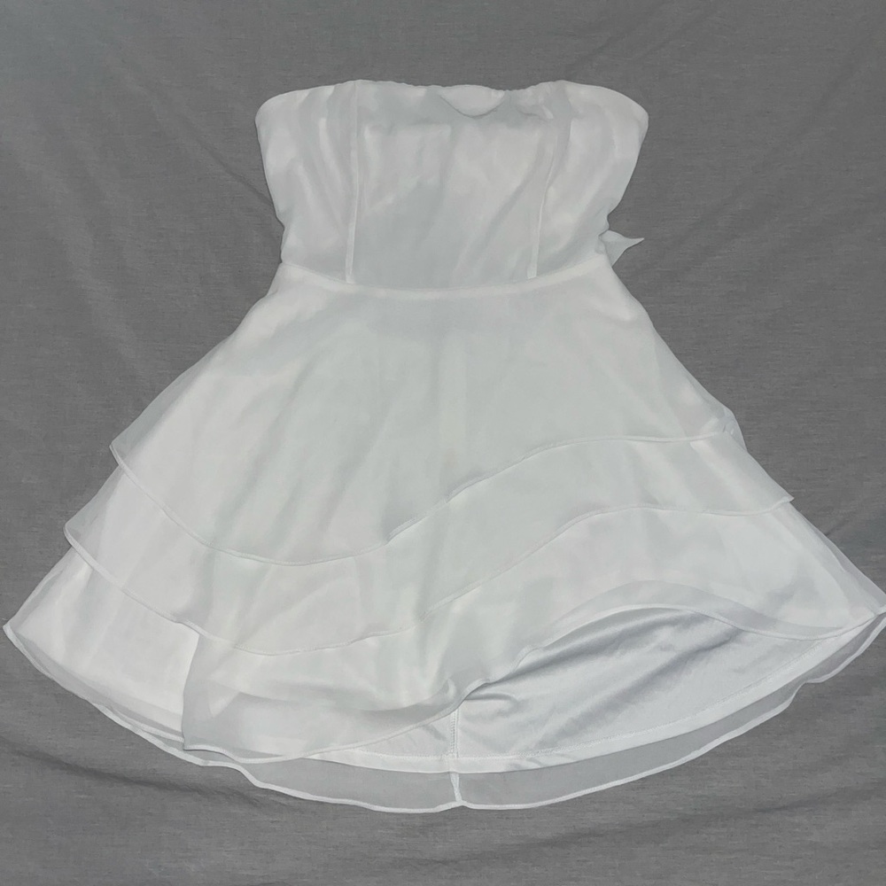 Lulu’s Suvi White Strapless Tiered Asymmetrical Mini Dress